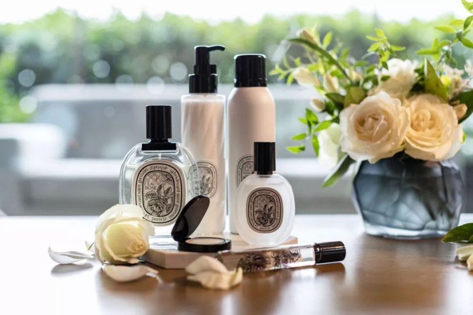 蔡徐坤手把手教防脱妆秘诀!原来带货女王梅根最爱这盘眼影!