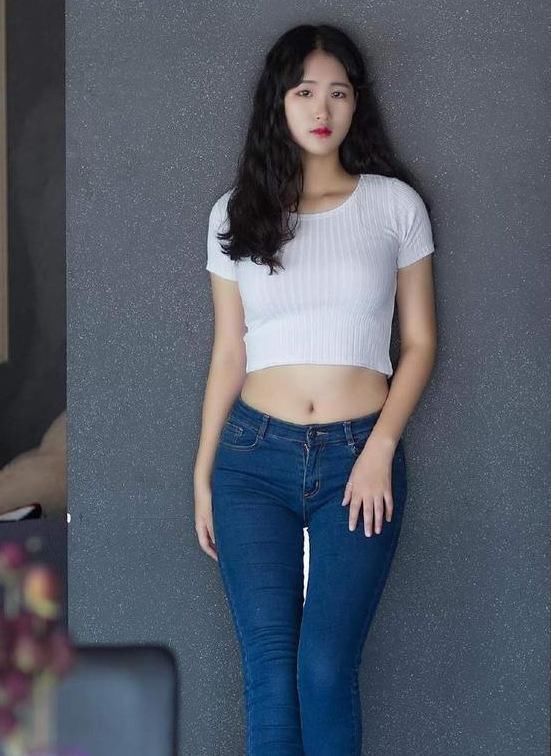 美女|优雅洋气的牛仔裤美女,让气质满满呈现!