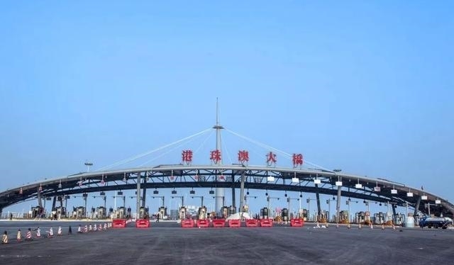 458米高的港珠澳大桥被巨轮撞击会发生什么? 印度: 这下服了!