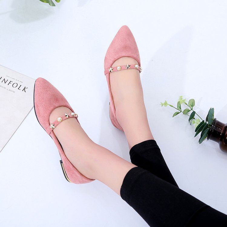 高跟鞋失宠了，今年这款鞋子火了，显高又有女人味