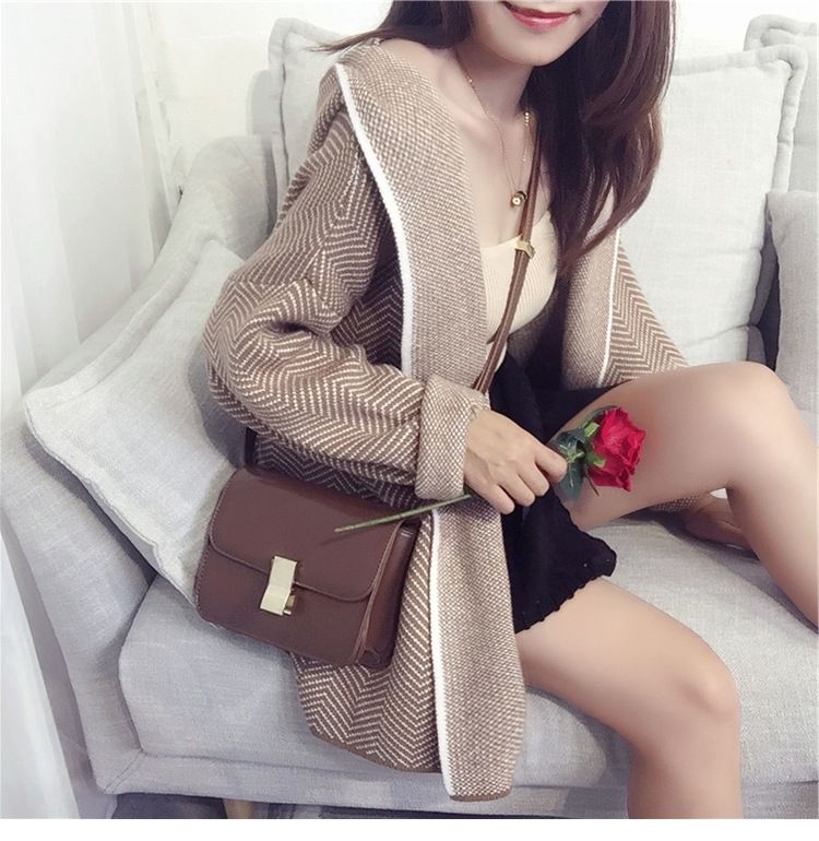 个子不高，尽量别穿风衣!8090女人秋后这样穿，比旗袍还美嫩