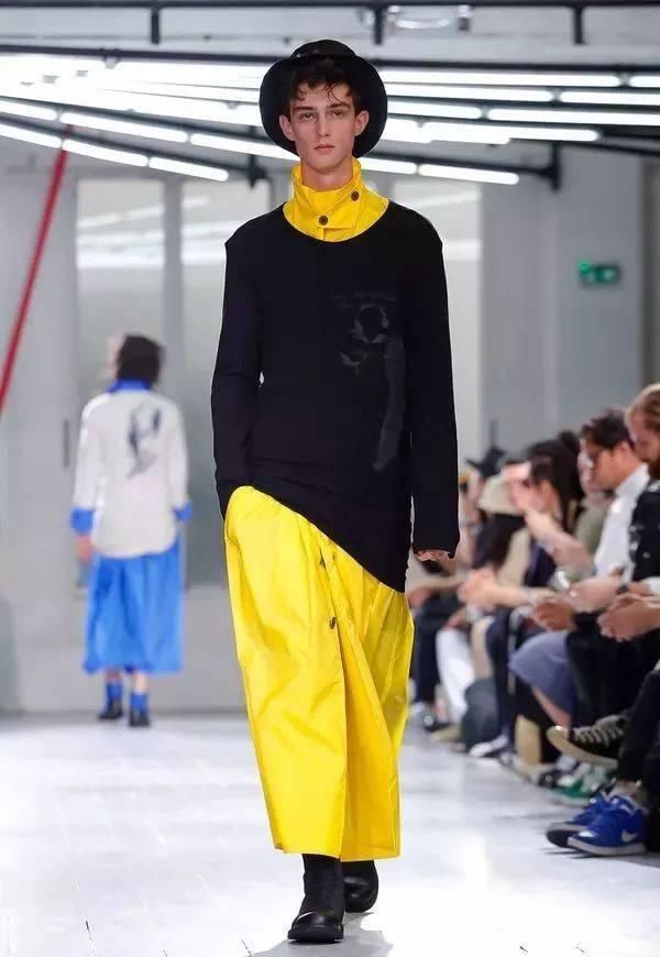 时装秀:Yohji Yamamoto 2020 春夏时装秀:山本耀司的黑色诗意想象