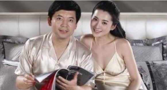 妻子:他是亮剑里的赵政委,在现实中是好丈夫,一生清白无绯闻