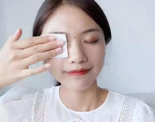 这4个坏习惯,会让皮肤越来越差,尤其第1个中招人最多,也很难改掉