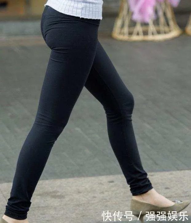 美女就那么任性，穿紧身裤也薄如蝉翼