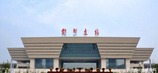 中国最大的八个巨无霸火车站, 排在第一的竟然是这座城市