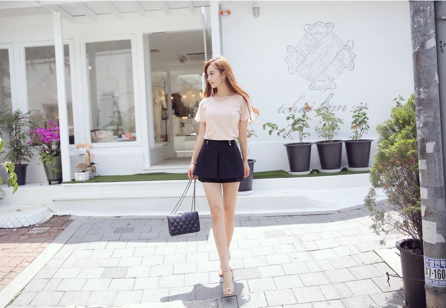 魅影-孙允珠的短裙大长腿, 俏丽若三春之桃, 清素若九秋之菊