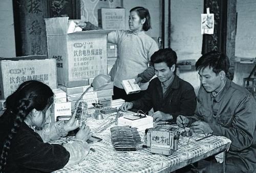  摄影师|50年，30余万张照片，这位广州摄影师用影像讲述社会发展