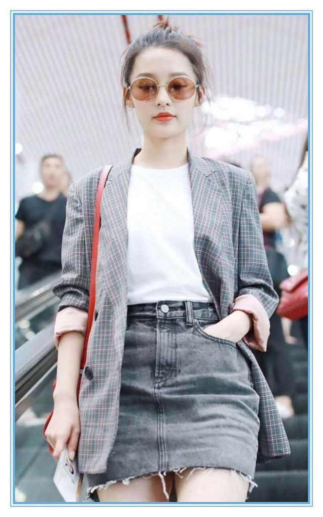 本以为穿包臀裙的林允儿腿已经够细了，但看到李沁，我沉默了！