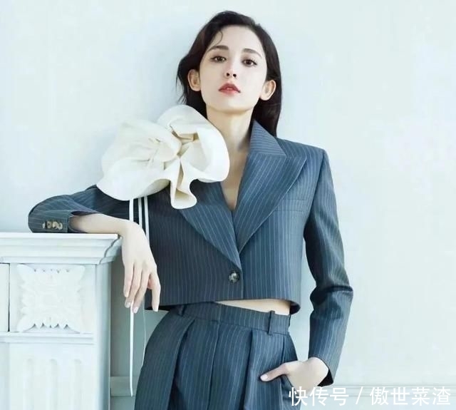 「细显」“穿大不穿小”out!现在流行这么穿,显腰细显腿长!