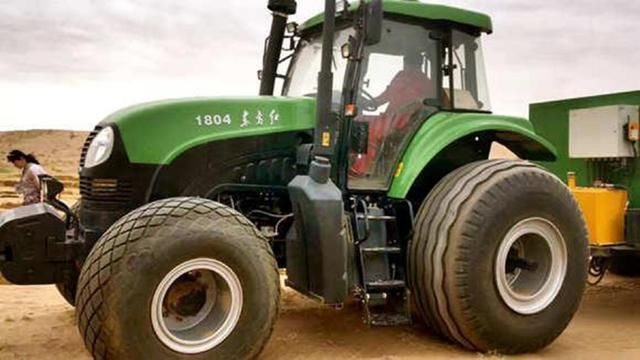  「中国」中国这款特种车成功问世，固沙技术十分先进，沙漠土地