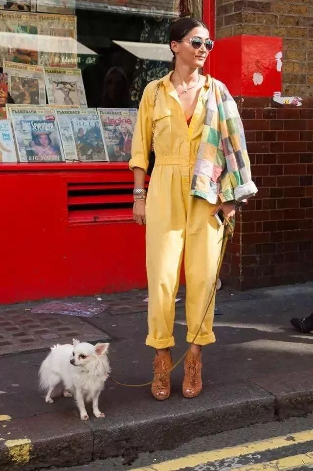 初秋穿什么?一件连体裤就够了