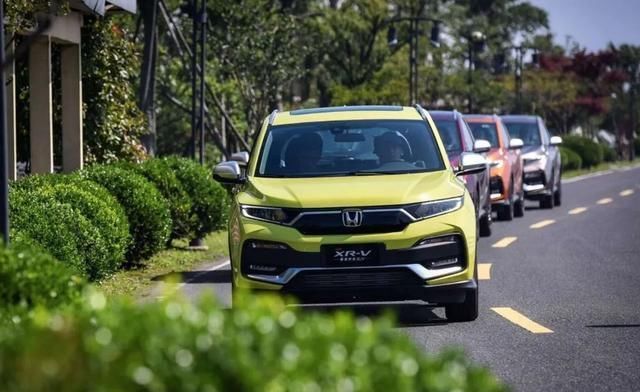  『欧蓝德』15万元落地的SUV，这几款日系省油还空间大