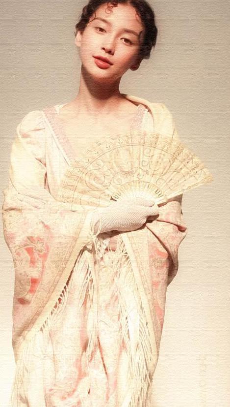 杨颖复古照曝光, 不画眼线眼睛小一半, 网友: 完全认不出了