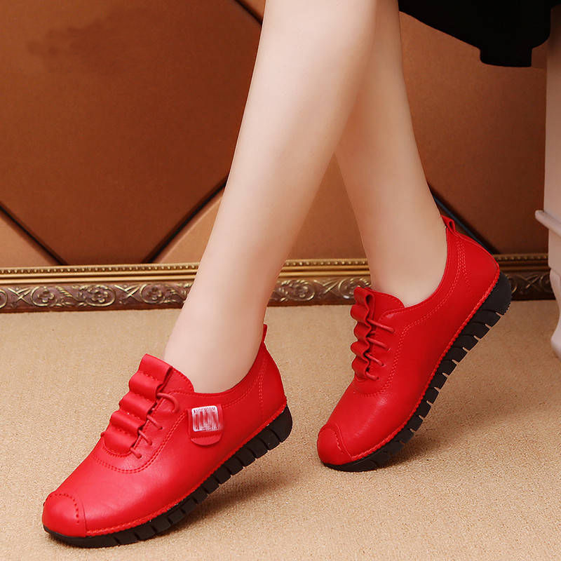 五六书岁的妈妈别穿高跟鞋了，今年流行的秋季妈妈鞋，时尚又养脚