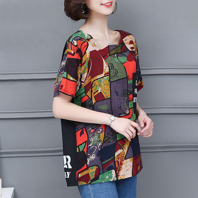 刚上市的新款小衫,一款比一款显嫩吸睛,随便穿都很美