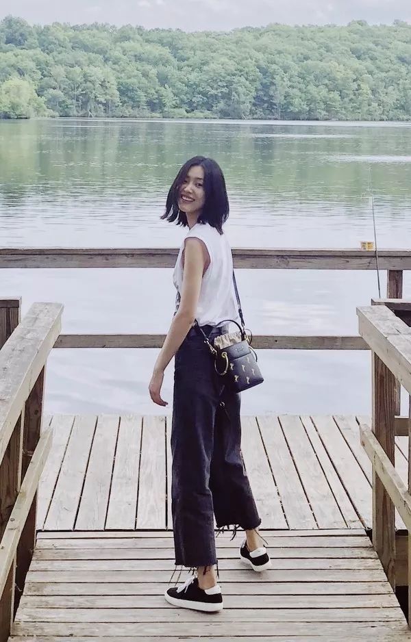 纠结| 漂亮包包太多出门背哪一款?2018后半年最流行的是这些!