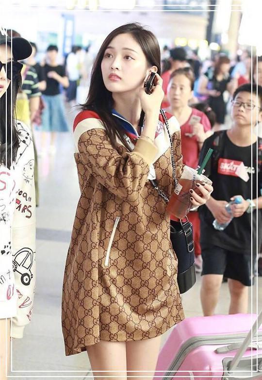 当吴宣仪撞衫倪妮，网友：终于知道高级脸和普通脸差距有多大了！