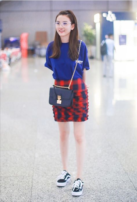 开学季明星校花校草怎么穿?王俊凯千玺宋祖儿欧阳娜娜做示范