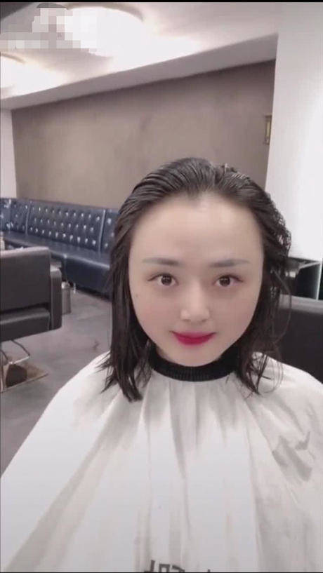 造型师三剪刀后，大脸妹秒变女神，网友：是心动的感觉！
