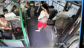 今早一女子突然瘫倒在公交车上......5天6次突破历史极值，杭州人