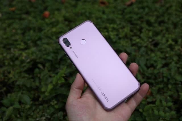 有了 吓人的技术 ,华为麒麟970玩游戏,真的追上