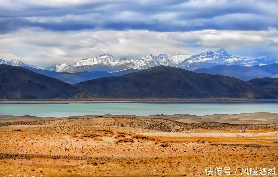 雅鲁藏布江源头的这片五彩沙漠,凄美、奇幻!