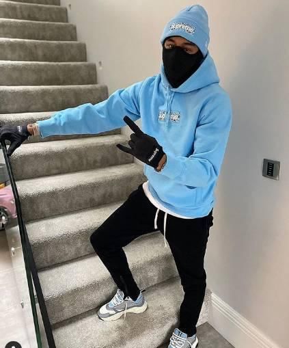  加德■全副武装！林加德晒自拍：准备出门采购日用品