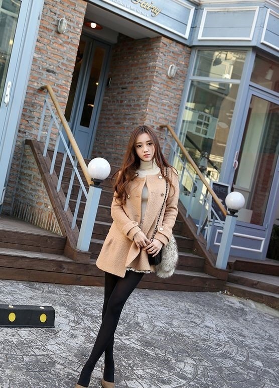 棕色■时尚穿搭第八期棕色毛呢外套搭配黑色打底裤