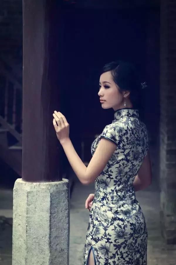 青花旗袍,极致的中国诱惑