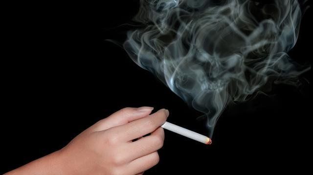 二手烟■新型冠状病毒会通过二手烟传播吗?医生:辟谣为你讲出实情
