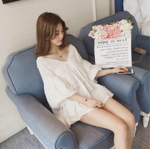 女孩子衣服不能穿的太随意，穿这样的衣服，真的是时尚又显气质