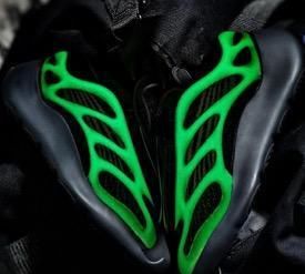  【V3】YEEZY 700 V3黑武士来袭，昨天各位都上跑道了吗？