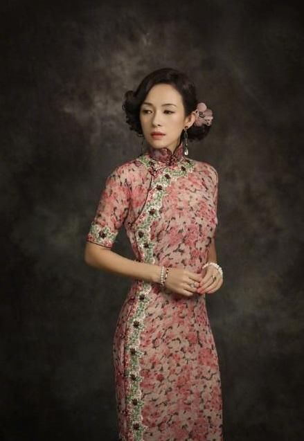 每个女明星都穿过旗袍？各个古典，但她却穿出了现代美！