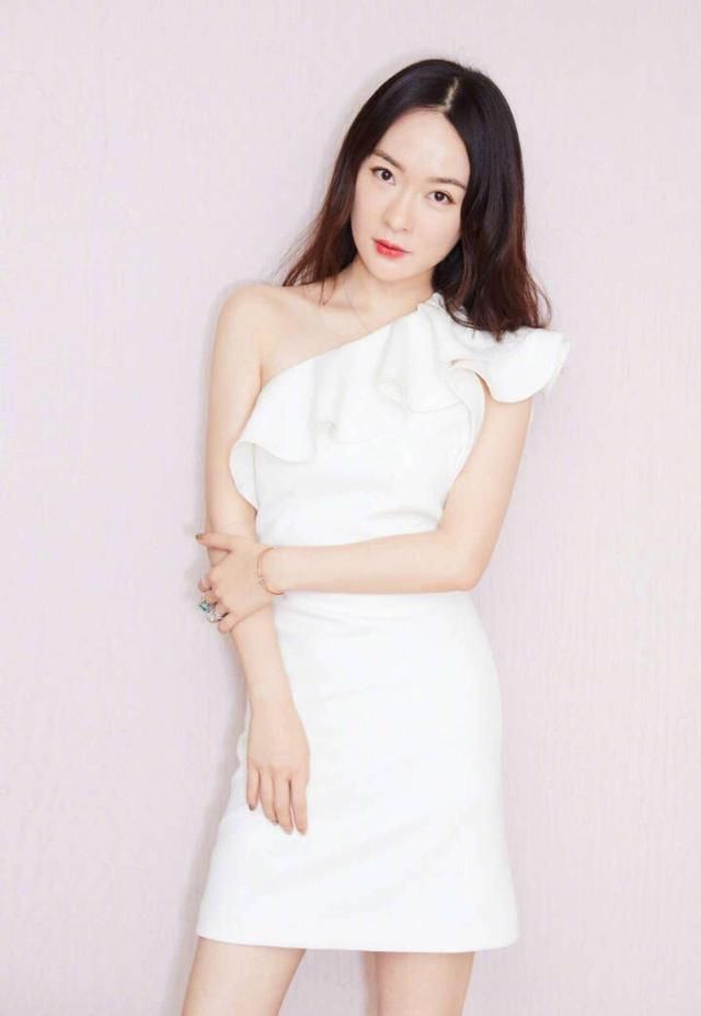 霍思燕个有多高呀，我看她穿这一身，得有170的即视感