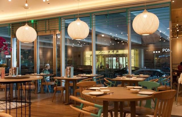 孟非的面店倒闭!张嘉佳小龙虾倒闭!那些明星开