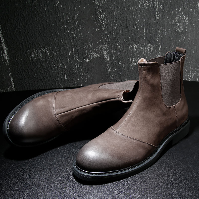 皮靴已经过时了，今年流行这种军靴，上脚让你豪气万丈