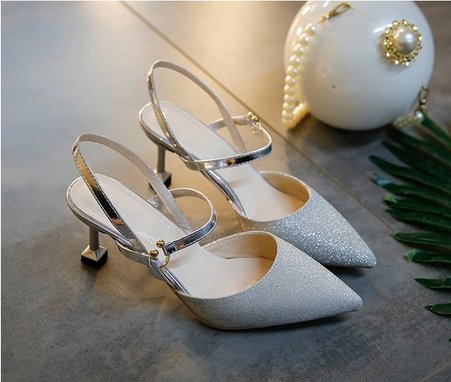 民族风的高跟鞋，穿起来气质跟“杨幂”等明星，有得一拼!