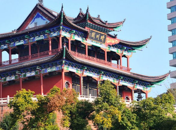 武汉未来飞黄腾达辖区，不是江岸也不是洪山，江汉和硚口区靠后排