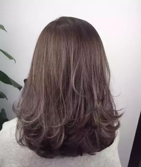 过年想卷发 来看看有哪些卷发造型梨花烫蛋卷烫空气烫旋螺烫编织烫麦穗烫纹理烫烟花烫 雪花新闻