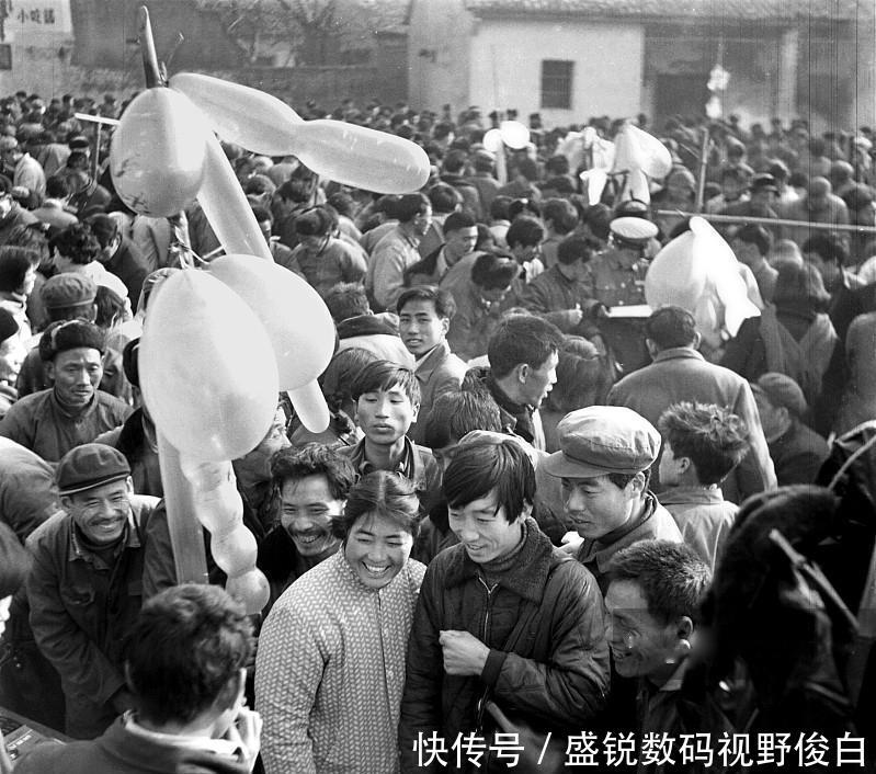  #过年#80年代是如何过年的，年味要比现在浓多了，小孩子最开心