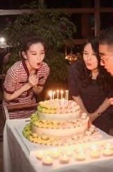 奶茶妹妹变抹茶妹妹？看奶茶妹妹的搭配，阔太与网红的实力差距