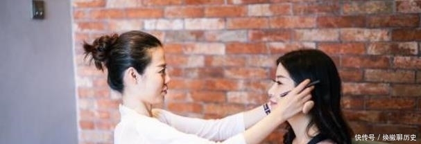  【女人】女人一定要会淡妆，化妆师教你用这些化妆品，手残党一秒就学会