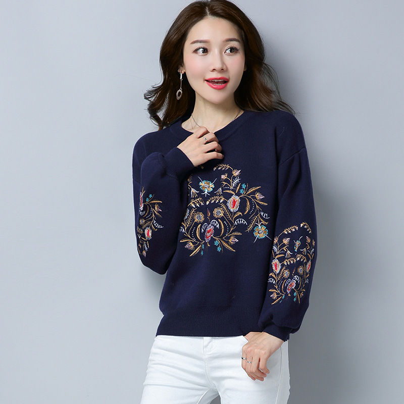 妈妈45岁，就爱穿小衫+小脚裤，入秋从不穿连衣裙!减龄巨时髦