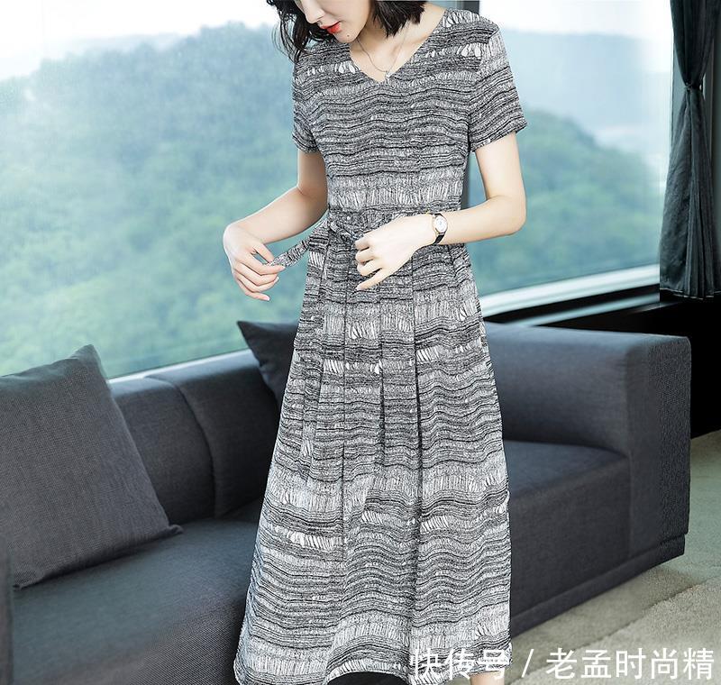 『宽松连衣』女人如果40来岁就要好好打扮!试试这些春裙,搭配裸靴,美炸天