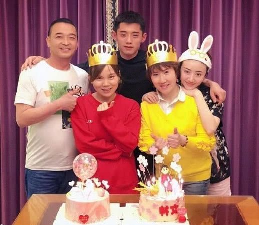 景甜辟谣传言，理由牵强引网友吐槽