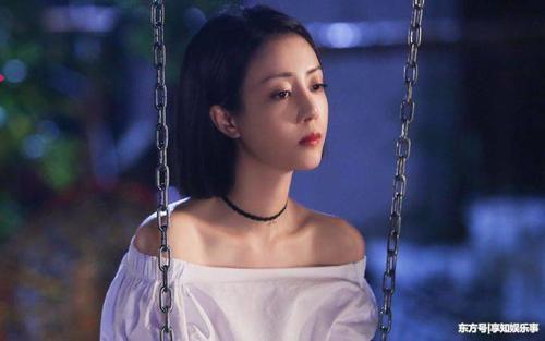 李溪苪腿和短发强甩路人，网友：她就是“腿精”！