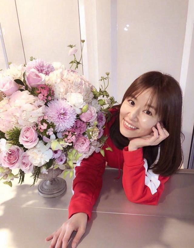 42岁舒淇与42岁林心如，同剪刘海，哪位女神更少女？