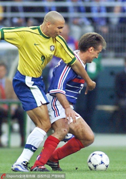 98世界杯决赛故事:罗纳尔多离奇失常 高卢雄鸡