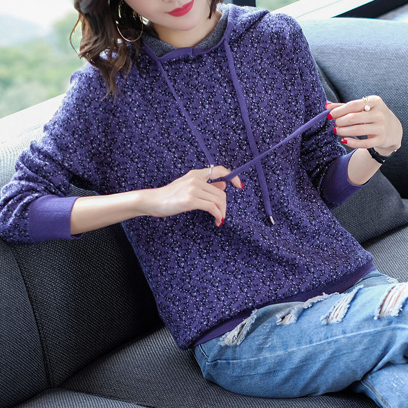 别怪我没告诉你,今年流行卫衣裙+长筒靴,春节穿上真的美极了